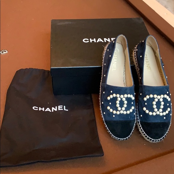 chanel espadrilles with pearls